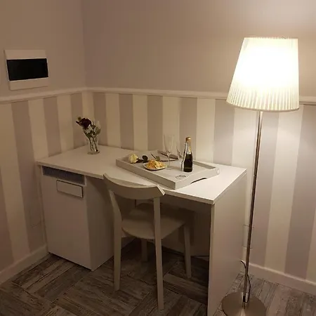 61 Piazza Cavour 4*